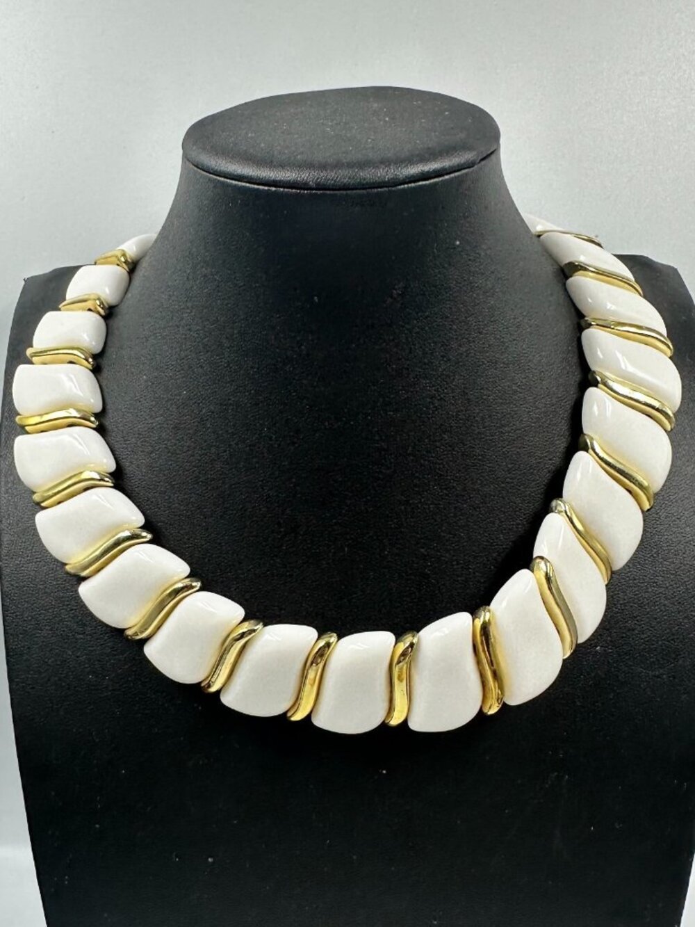 Vintage Necklace Gold Tone White Collar Choker Retro Statement 12 Inch